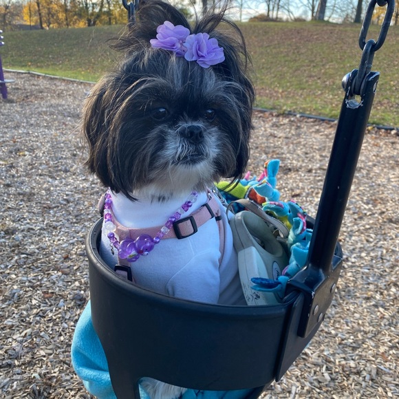 Glow in the dark care bear necklace. - Picture 3 of 3